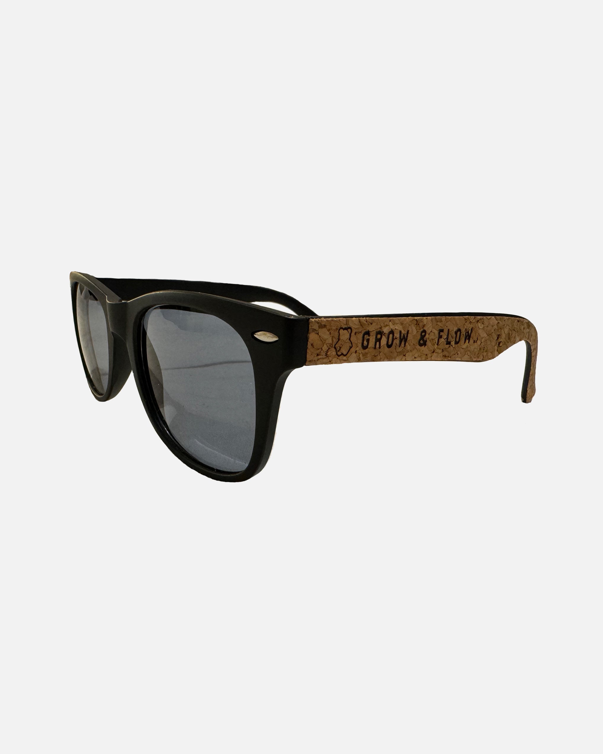 SONNENBRILLE MIT KORK. INKL. MIKROFASERBEUTEL & REINIGUNGSTUCH