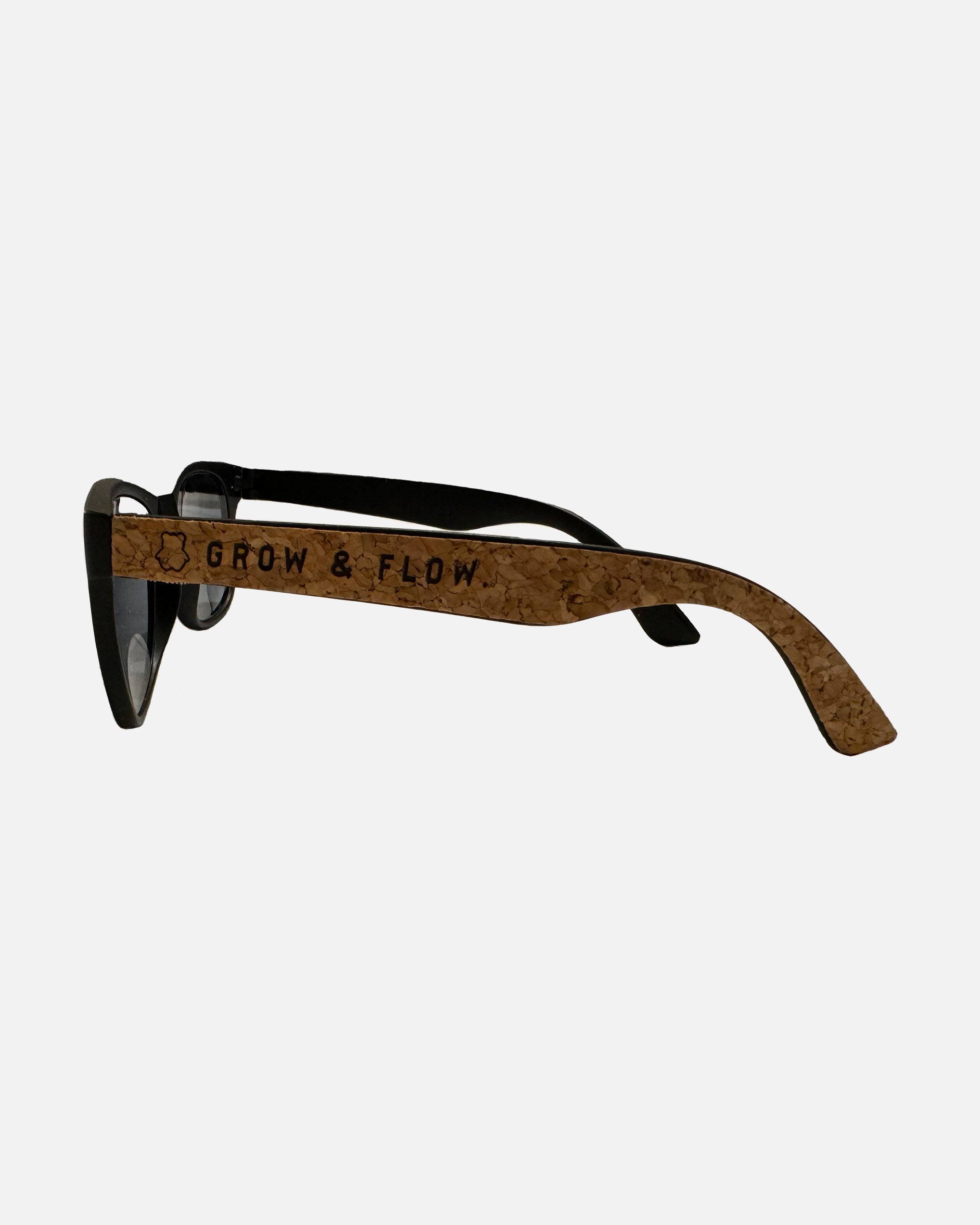 SONNENBRILLE MIT KORK. INKL. MIKROFASERBEUTEL & REINIGUNGSTUCH